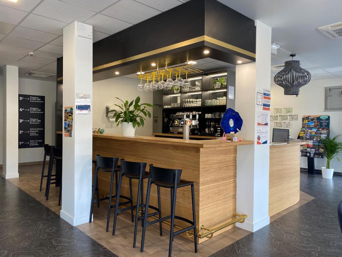 Auberge De Jeunesse Hi Clermont-Ferrand Bagian luar foto